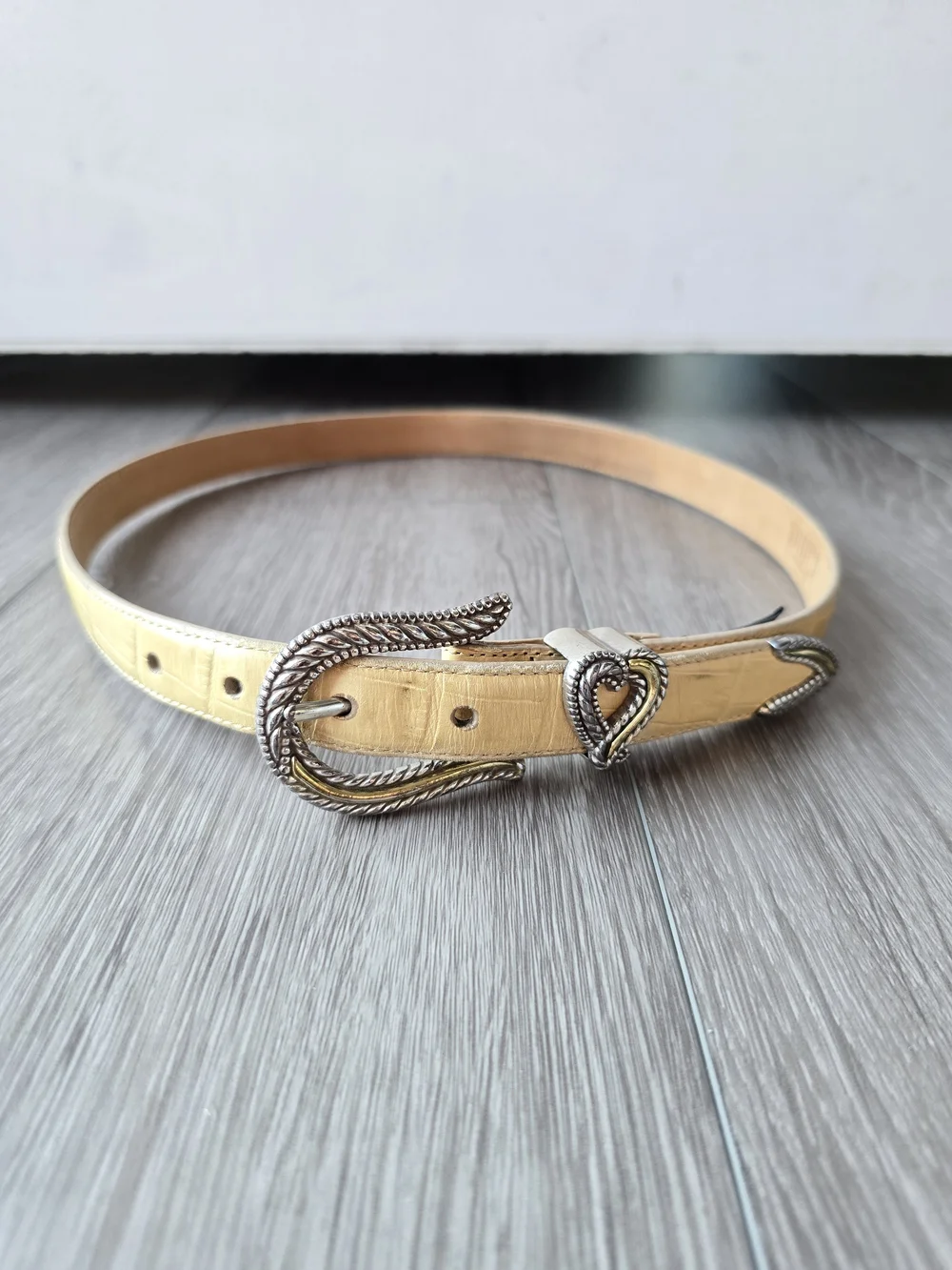 Brighton Classics Croc Embossed Belt Cream Silver Gold Heart Buckle USA ML 32